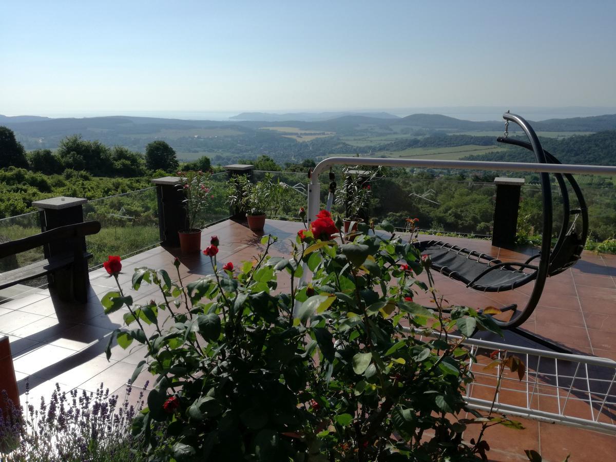 Borospince Vendeghaz Villa Pécsely Exterior foto
