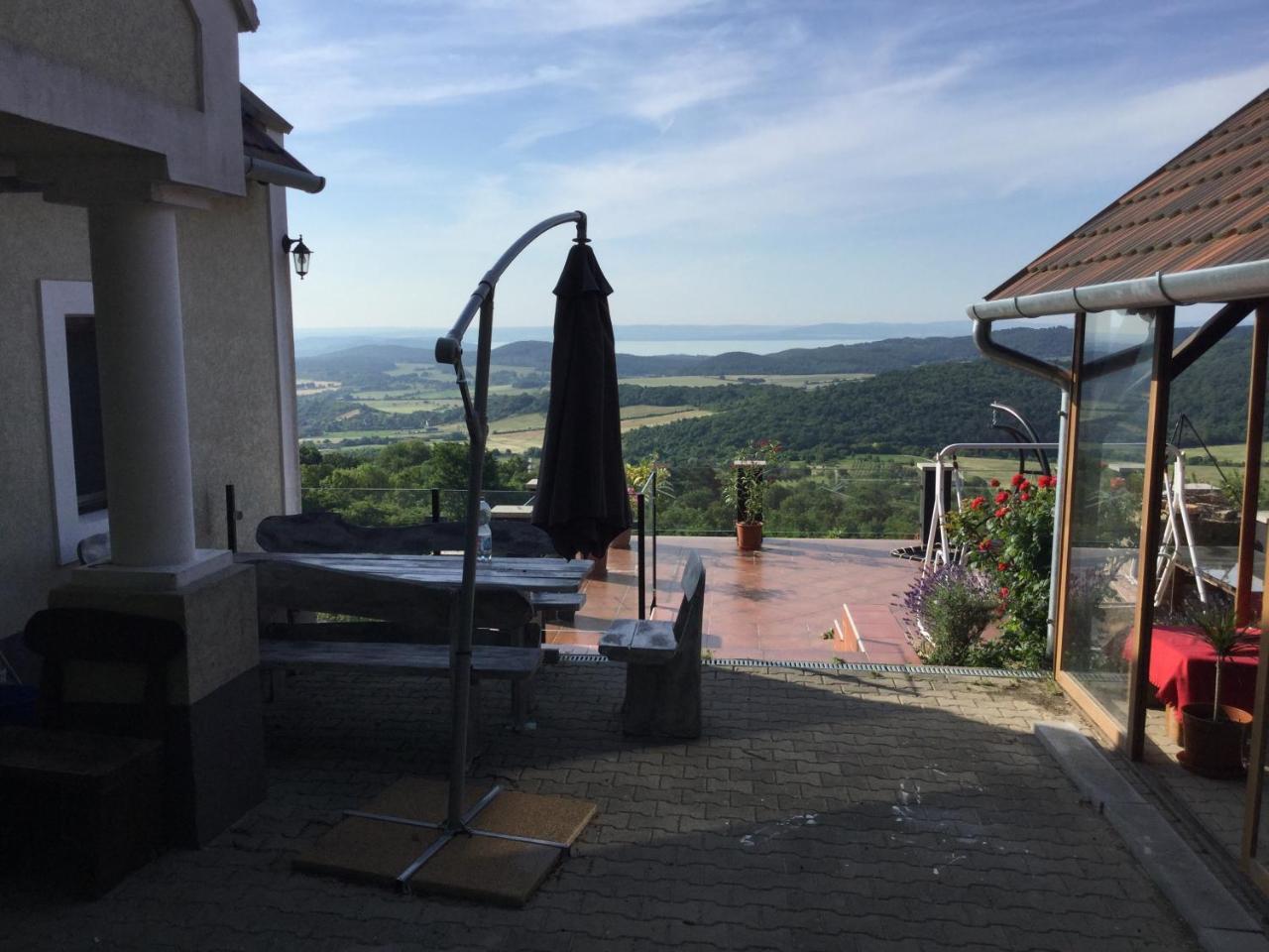Borospince Vendeghaz Villa Pécsely Exterior foto